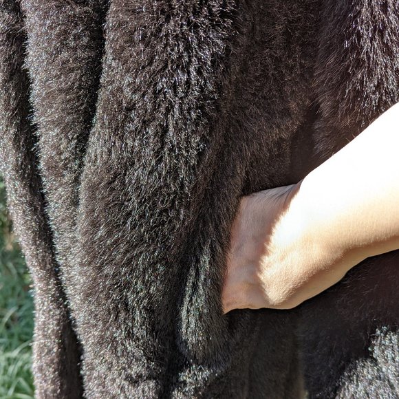 MONTEREY Faux Fur Coat Stroller Length in Plush Black Size Small - Picture 11 of 15